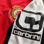 Domowa Koszulka piłkarska klubu Crewe Alexandra z sezonu 2014-15 w kolorze czerwonym marki Carbrini.
