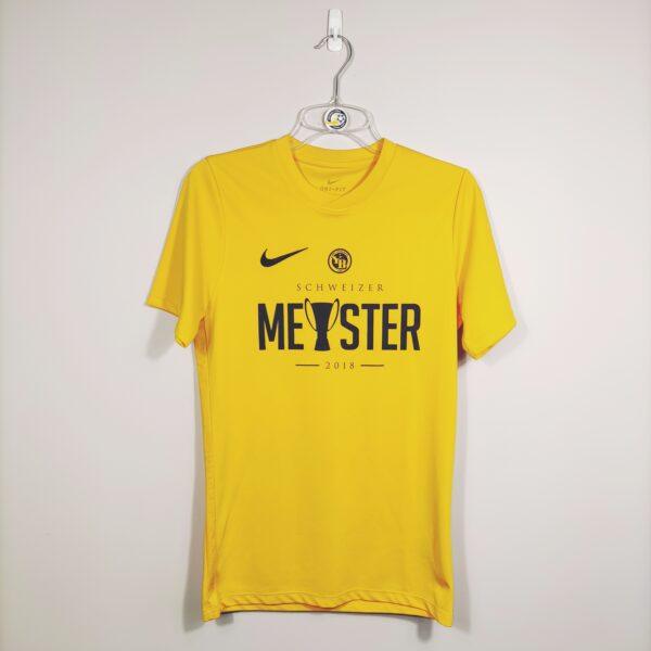 Koszulka piłkarska klubu BSC Young Boys z roku 2018 w kolorze żółtym marki Nike.
