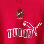 Bluza treningowa Tromsø IL z sezonu 2000-01 w kolorze czerwonym marki Puma.
