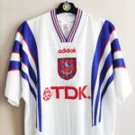Domowa koszulka piłkarska Crystal Palace 1996-97 w kolorze białym marki Adidas.
