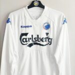 Domowa koszulka piłkarska FC Kopenhaga z sezonu 2011-12 w kolorze białym marki Kappa.