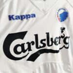Domowa koszulka piłkarska FC Kopenhaga z sezonu 2011-12 w kolorze białym marki Kappa.