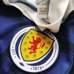 Domowa koszulka piłkarska reprezentacji Szkocji z sezonu 2016-17 marki Adidas.