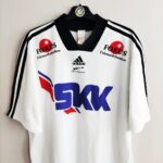 Domowa koszulka piłkarska Odds BK z sezonów 1998-99 w kolorze białym marki Adidas.