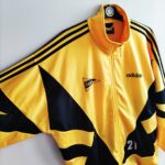 Bluza treningowa IK Start player issue z lat 1996-97 w kolorze żółto-czarnym marki Adidas.