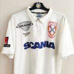 Domowa koszulka Assyriska FF (#2 Z. Manovic) match issue z sezonu 1998 w kolorze białym marki Reebok