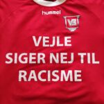 Koszulka domowa Vejle BK (#22 H. Toft) match issue z sezonu 2006/07 w kolorze czerwonym marki Hummel.
