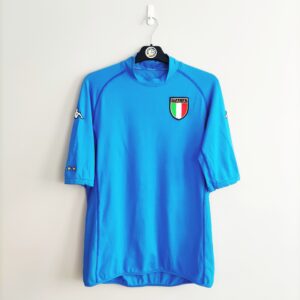 Domowa koszulka reprezentacji Włochy z sezonu 2002-03 w kolorze niebieskim marki Kappa.