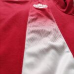 Domowa koszulka Kanada z lat 2016-17 (#15 A. Straith) w kolorze czerwono-białym marki Umbro.