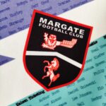 Trzecia koszulka Margate FC z sezonu 2019-20 w kolorze biało-turkusowo-fioletowym marki O'Neills.
