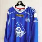 Domowa koszulka z długim rękawem Molde FK z sezonu 2011w kolorze niebieskim marki Umbro.