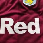 Logo sponsora koszulki Aston Villa z sezonu 2018-19