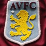 Herb koszulki Aston Villa z sezonu 2018-19