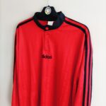 Koszulka piłkarska Adidas template z lat 1995-97 grandad collar w kolorze czerwonym