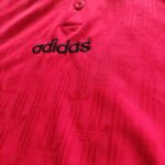 Koszulka piłkarska Adidas template z lat 1995-97 grandad collar w kolorze czerwonym